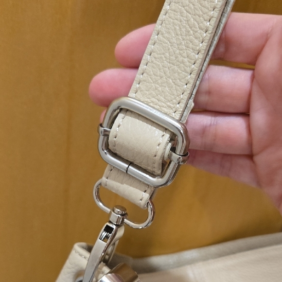 Neutral Butter Soft Leather Shoulder Bag with Minimalist Design, Made In Italy - Picture 6 of 12